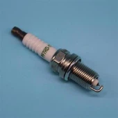 Ipplaggja Spark Għal Toyota Land Cruiser